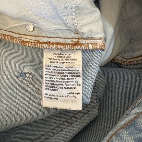 Women’s Cotton On slim straight light wash distressed knees jeans Size 4 - Picture 5 of 5